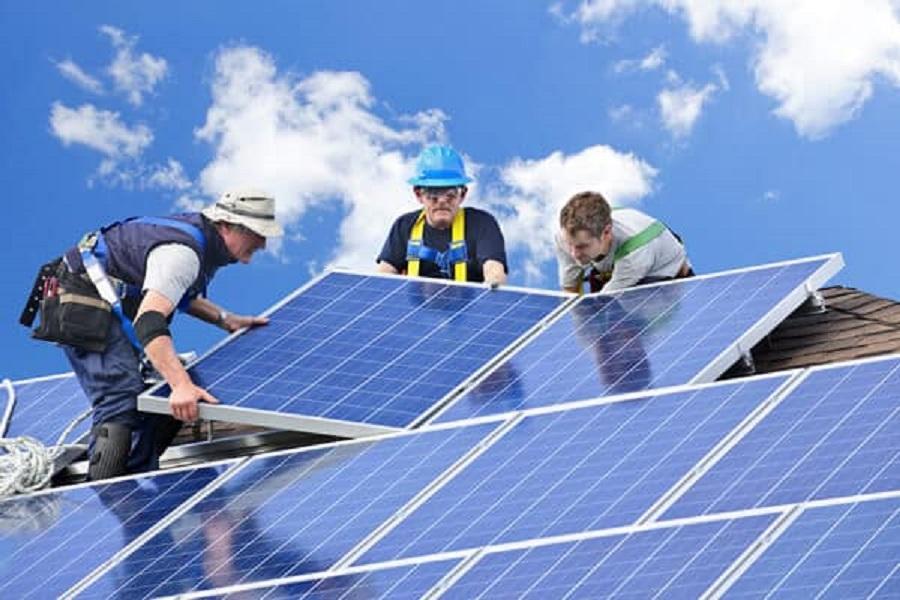 De ce sa investesti intr-un optimizator pentru panouri solare fotovoltaice?﻿