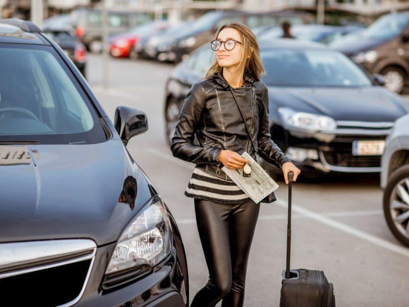 Este sigur să las mașina în parcarea Aeroportului Otopeni pentru o perioadă lungă?