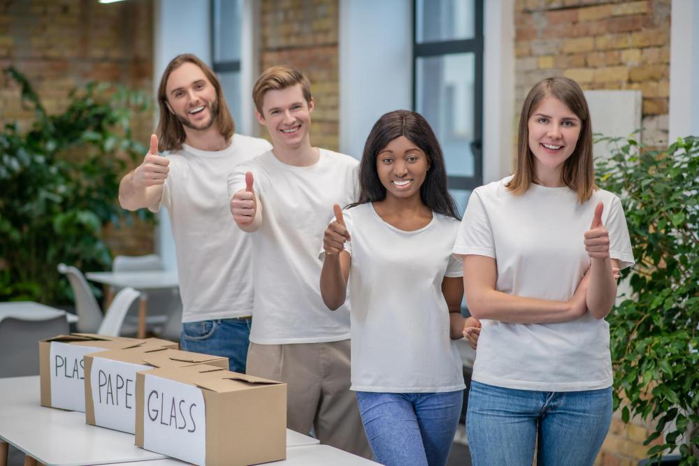 Pot personaliza tricouri pentru un grup de prieteni?