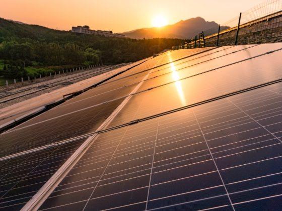 invertoare panouri solare