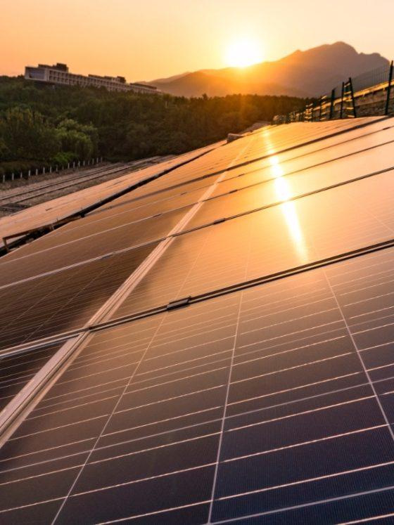 invertoare panouri solare