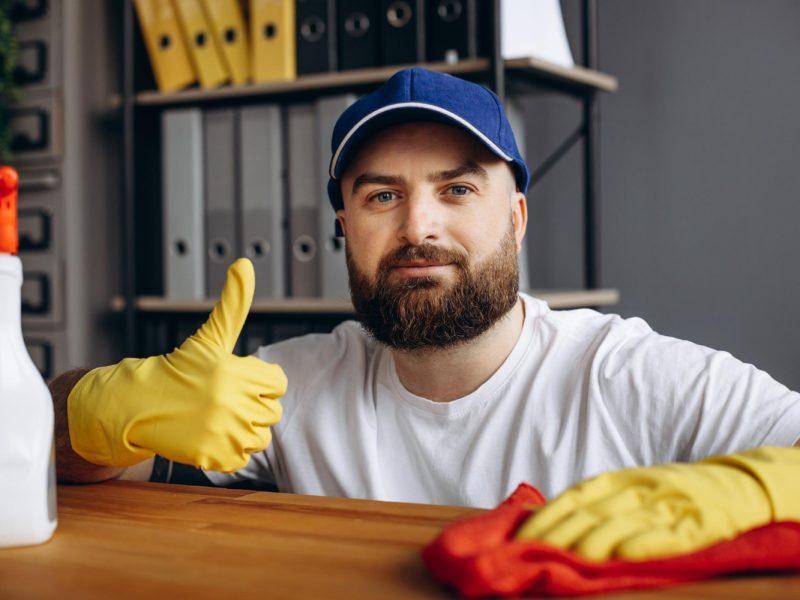 Ce include o curățenie generală a unui apartament în Cluj?