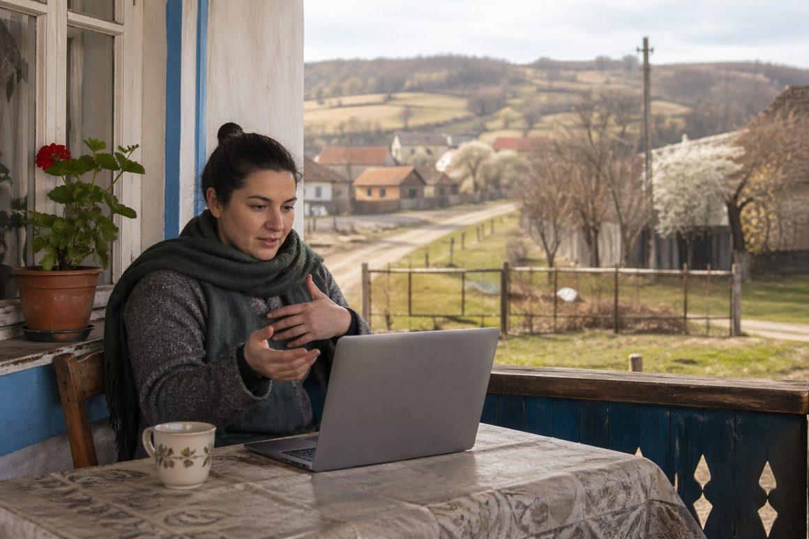 Terapia este eficientă pentru persoanele din mediul rural cu acces limitat la servicii?