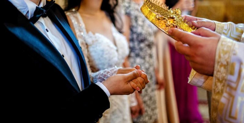 Cum se desfasoara o nunta in Romania?