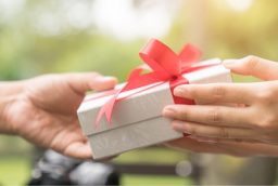 De ce este bine sa oferi cadouri?﻿
