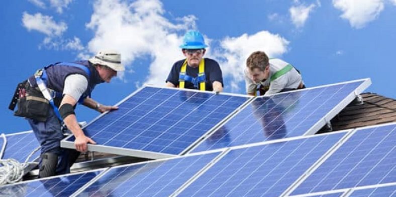 De ce sa investesti intr-un optimizator pentru panouri solare fotovoltaice?﻿